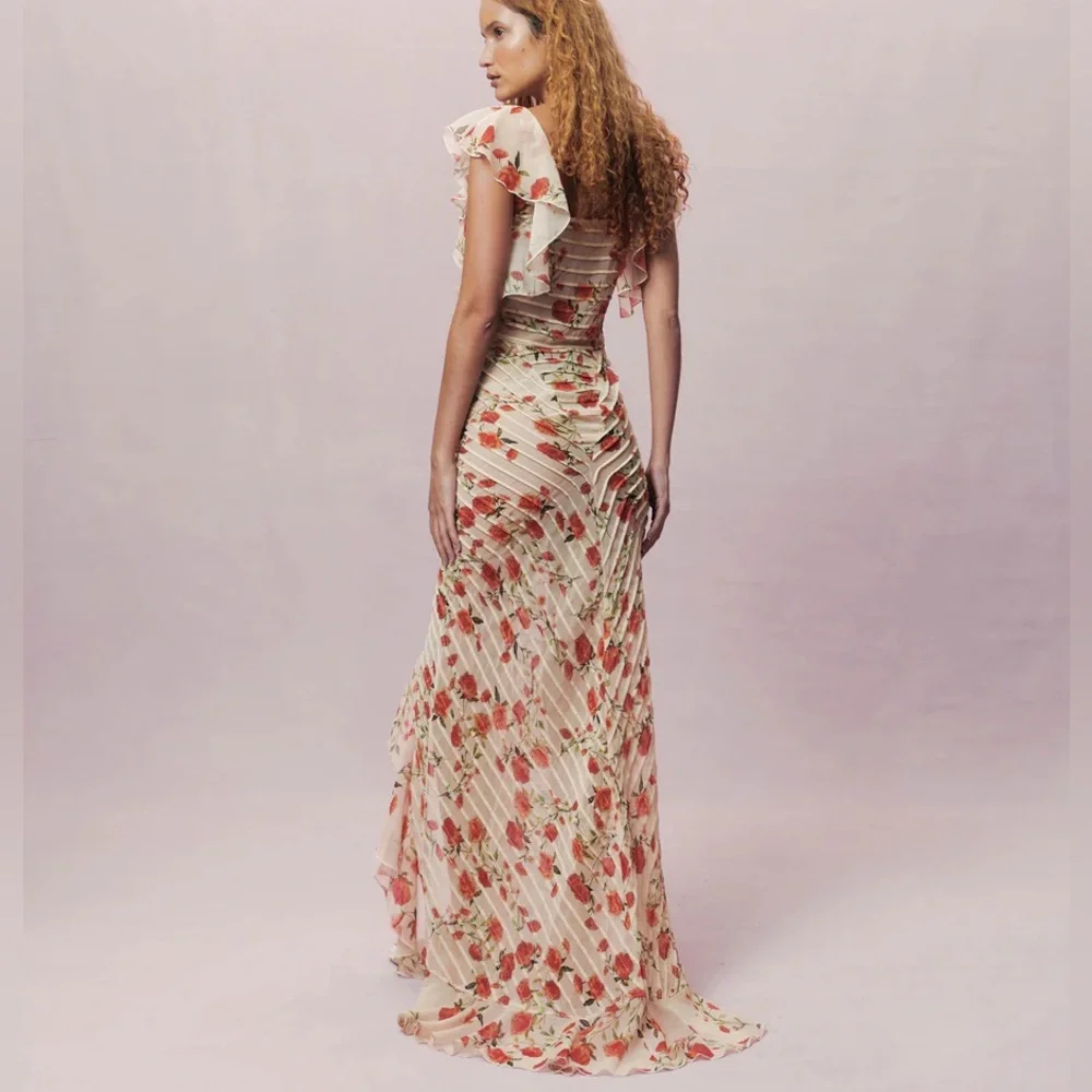 NEW De La Vali Macaroon Gown - Picture 4 of 4